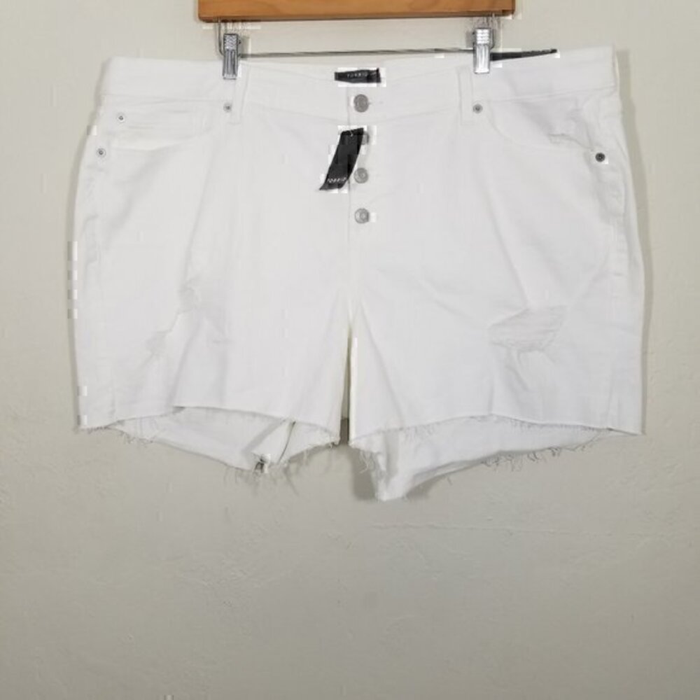 NWT Torrid Mid Rise Vintage Stretch Mid Short Button Fly Distressed Shorts White